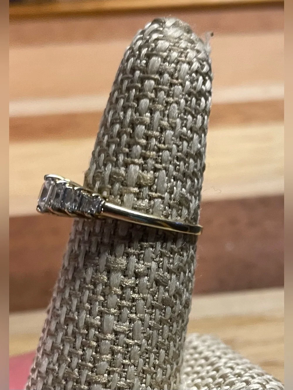 Stamped 10KT Yellow Gold and  7 stone CZ Princess cut ring. Size 7 stunning - Picture 9 of 16